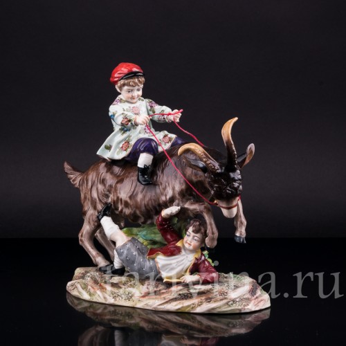 Дети, играющие с козлом, Ernst Bohne Sohne, Германия, нач. 20 в