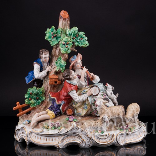 Фарфоровая композиция Тайный поклонник, Sitzendorf, Германия, вт. пол. 20 в.