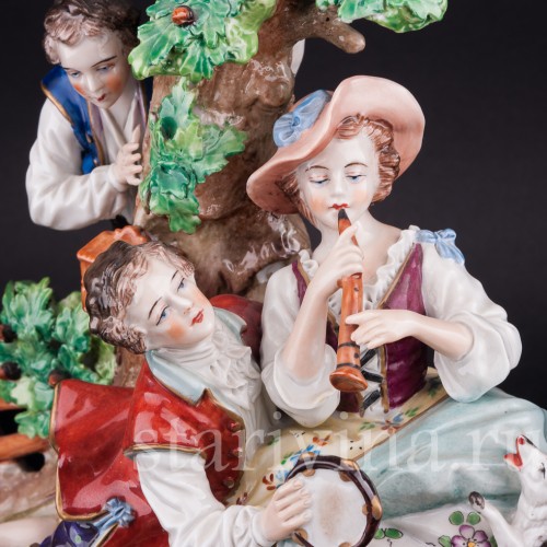 Фарфоровая композиция Тайный поклонник, Sitzendorf, Германия, вт. пол. 20 в.