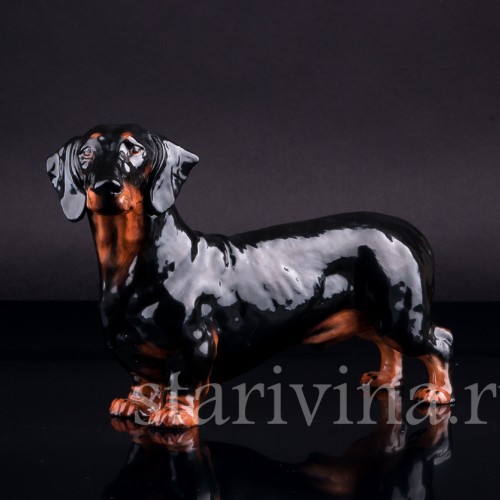 Статуэтка собаки из фарфора Черная такса, Royal Doulton, Великобритания, пер. пол. 20 в.