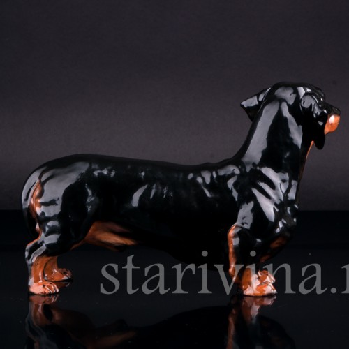 Статуэтка собаки из фарфора Черная такса, Royal Doulton, Великобритания, пер. пол. 20 в.