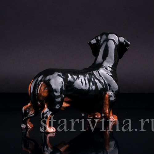 Статуэтка собаки из фарфора Черная такса, Royal Doulton, Великобритания, пер. пол. 20 в.