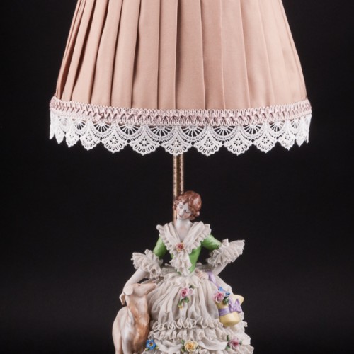 Дама с собакой, кружевная, лампа, Muller & Co, Германия, 1920-30 гг