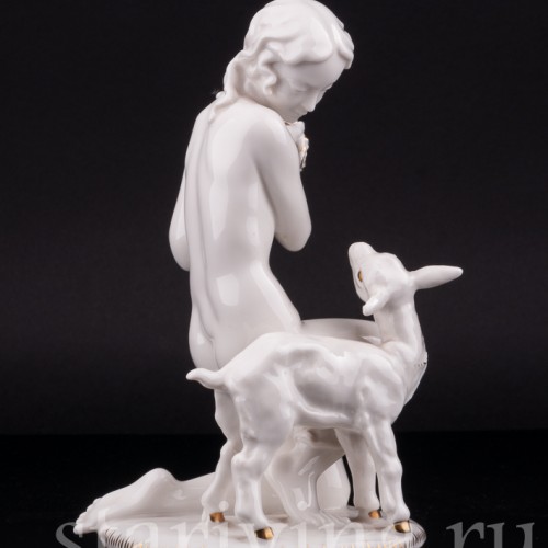 "Грация" (обнаженная девушка с козленком), Hutschenreuther, Германия, 1920-38 гг