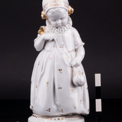 Девочка с бабочкой, Hertwig & Co, Германия, 1920-30 гг