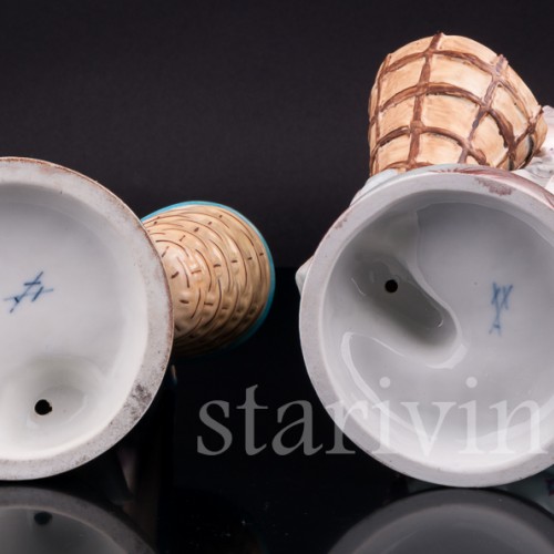 Фигурка из фарфора Пара с корзинами, Франция, 19 в.