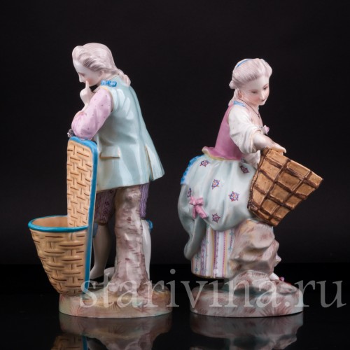 Фигурка из фарфора Пара с корзинами, Франция, 19 в.