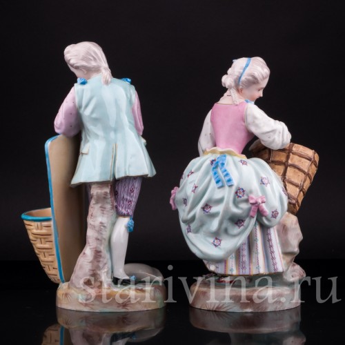 Фигурка из фарфора Пара с корзинами, Франция, 19 в.