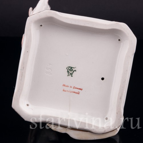 Дама в средневековом платье с левреткой, Friedrich Wessel, Германия, 1949-64 гг