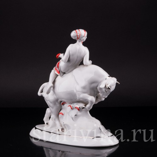 Старинная статуэтка из фарфора Похищение Европы, Hertwig & Co, Германия, нач. 20 в.