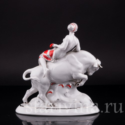 Старинная статуэтка из фарфора Похищение Европы, Hertwig & Co, Германия, нач. 20 в.