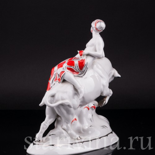 Старинная статуэтка из фарфора Похищение Европы, Hertwig & Co, Германия, нач. 20 в.