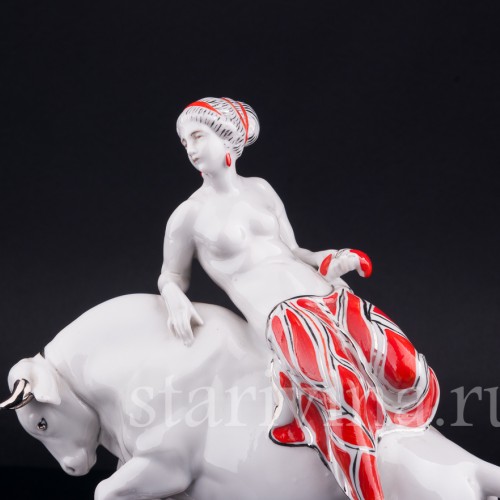 Старинная статуэтка из фарфора Похищение Европы, Hertwig & Co, Германия, нач. 20 в.