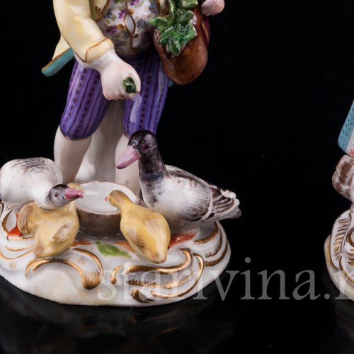 Дети, кормящие домашних птиц, Meissen, Германия, кон. 19 в