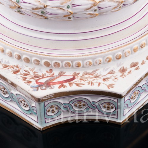 Фарфоровые часы с вазоном и подсвечниками, Majorelle Nancy, Франция, 19 в