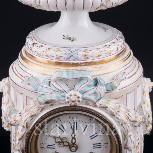 Фарфоровые часы с вазоном и подсвечниками, Majorelle Nancy, Франция, 19 в