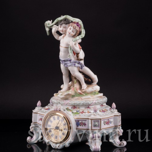 Фарфоровые часы с двумя путти, Volkstedt, Германия, кон. 19 в