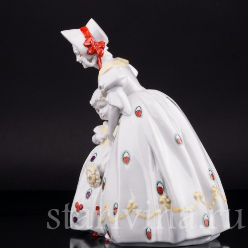 Фарфорвая статуэтка Мама с дочкой, Hertwig & Co, Германия, 1920-30 гг.