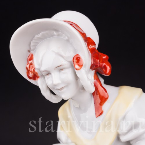 Фарфорвая статуэтка Мама с дочкой, Hertwig & Co, Германия, 1920-30 гг.