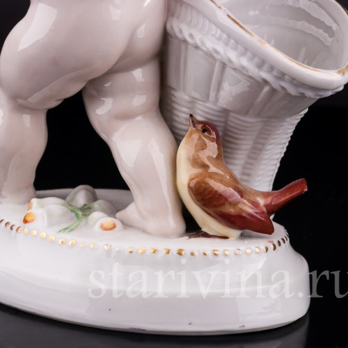 Путти с букетом цветов, Hertwig & Co, Германия, 1920-30 гг