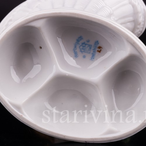 Путти с букетом цветов, Hertwig & Co, Германия, 1920-30 гг