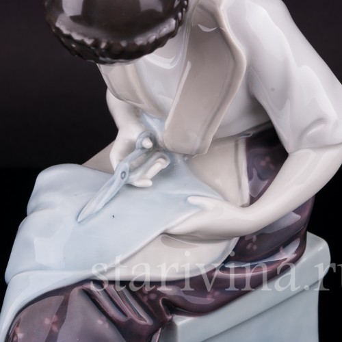 Фарфорвая статуэтка Портниха, Heubach, Германия, нач. 20 в.