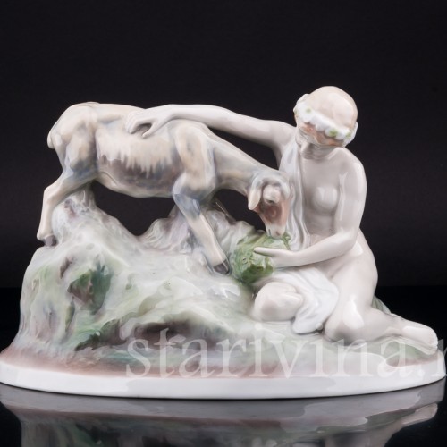 Фарфоровая статуэтка Обнаженная девушка с овечкой Heubach, Германия, нач. 20 в.