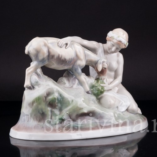 Фарфоровая статуэтка Обнаженная девушка с овечкой Heubach, Германия, нач. 20 в.