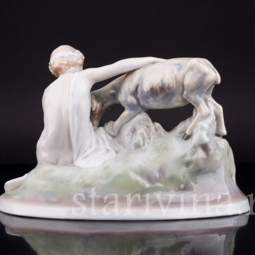 Фарфоровая статуэтка Обнаженная девушка с овечкой Heubach, Германия, нач. 20 в.