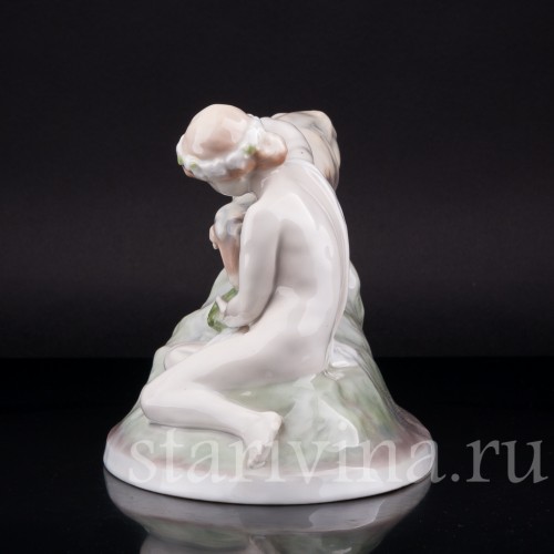 Фарфоровая статуэтка Обнаженная девушка с овечкой Heubach, Германия, нач. 20 в.