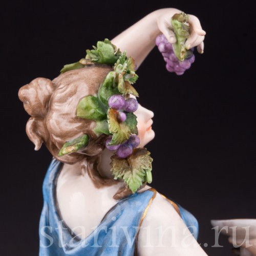 Девушка с чашей и виноградной гроздью, Volkstedt, Германия, 19 в