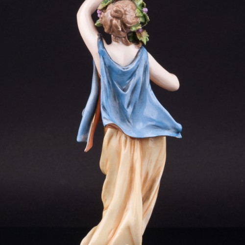 Девушка с чашей и виноградной гроздью, Volkstedt, Германия, 19 в