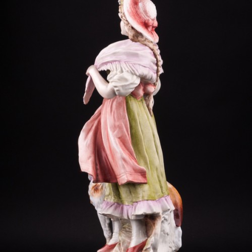 Фарфорвая статуэтка Девушка с собакой, Германия, 19 в.