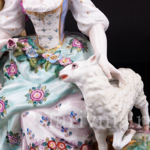 Пара с цветами и овечкой, Samson, Франция, кон. 19 - нач. 20 вв