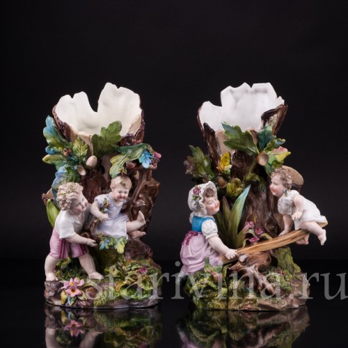 Фарфоровая Вазы Играющие дети, Richard Eckert & Co, Германия, кон. 19 в.