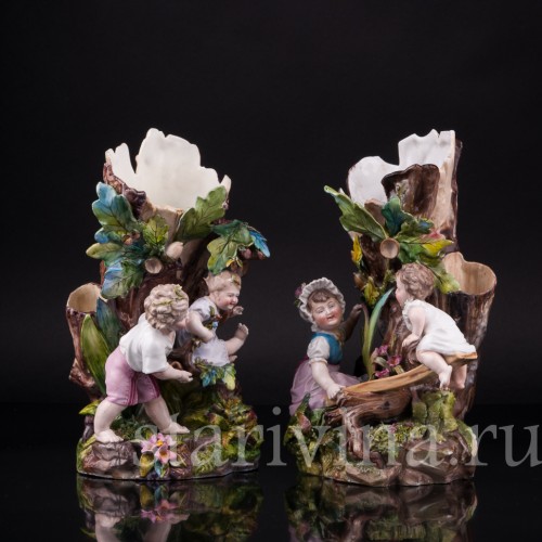 Фарфоровая Вазы Играющие дети, Richard Eckert & Co, Германия, кон. 19 в.