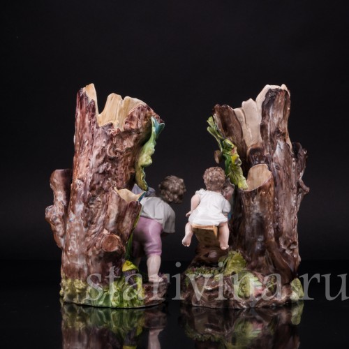 Фарфоровая Вазы Играющие дети, Richard Eckert & Co, Германия, кон. 19 в.