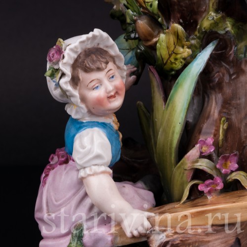 Фарфоровая Вазы Играющие дети, Richard Eckert & Co, Германия, кон. 19 в.