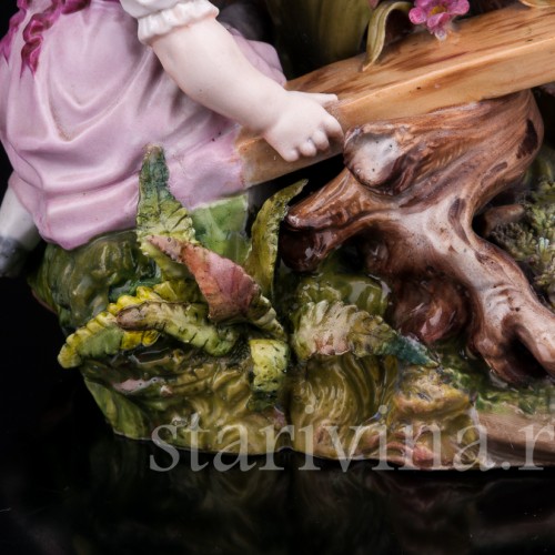 Фарфоровая Вазы Играющие дети, Richard Eckert & Co, Германия, кон. 19 в.