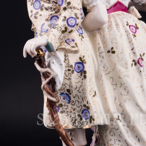 Старинная фигурка из фарфора Прогуливающаяся пара, Volkstedt, Германия, кон. 19 - нач. 20 вв.