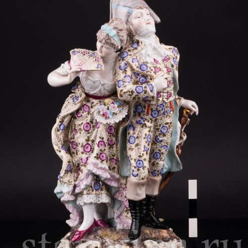 Старинная фигурка из фарфора Прогуливающаяся пара, Volkstedt, Германия, кон. 19 - нач. 20 вв.