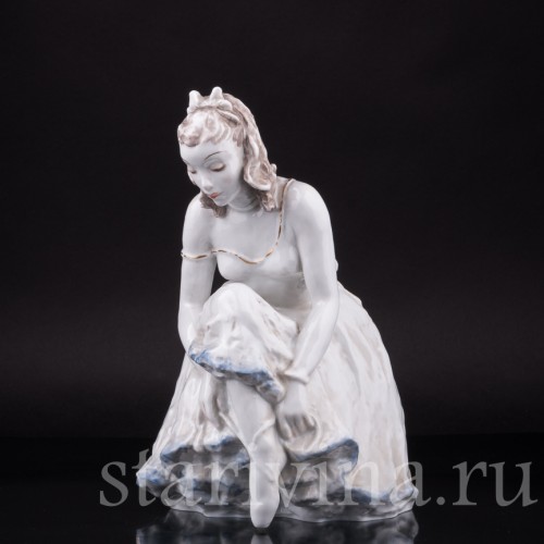 Фарфорвая статуэтка Балерина, завязывающая балетную туфельку, Rosenthal, Германия, 1960 гг.