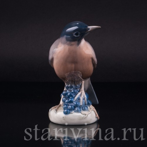 Фигурка птицы из фарфора Дрозд на ягодах, Royal Copenhagen, Дания, 1968 г.