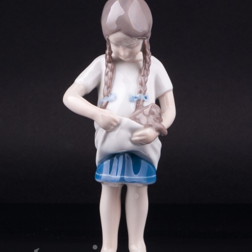 Девочка с котенком, Bing & Grondahl, Дания, 1940-50 гг