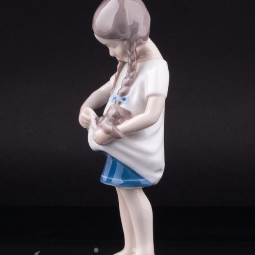 Девочка с котенком, Bing & Grondahl, Дания, 1940-50 гг