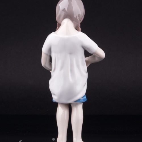 Девочка с котенком, Bing & Grondahl, Дания, 1940-50 гг