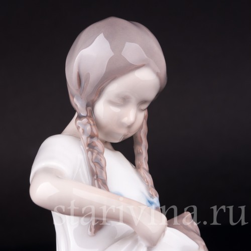 Девочка с котенком, Bing & Grondahl, Дания, 1940-50 гг