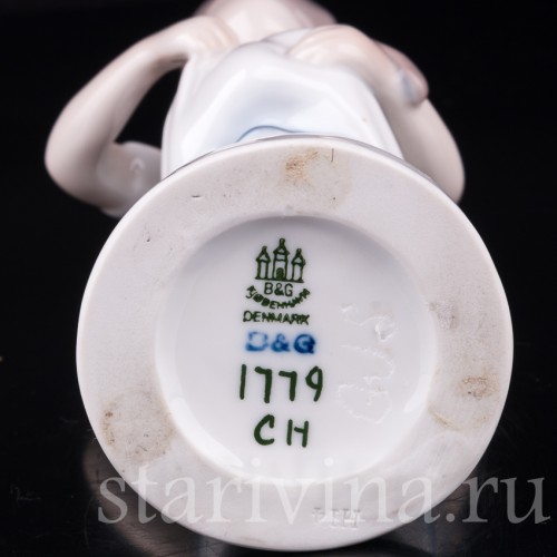 Девочка с котенком, Bing & Grondahl, Дания, 1940-50 гг