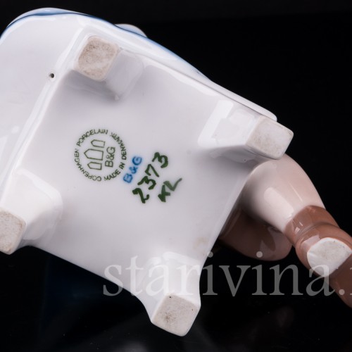 Девочка надевающая ботинок, Мэриэнн, Bing & Grondahl, Дания, вт. пол. 20 в