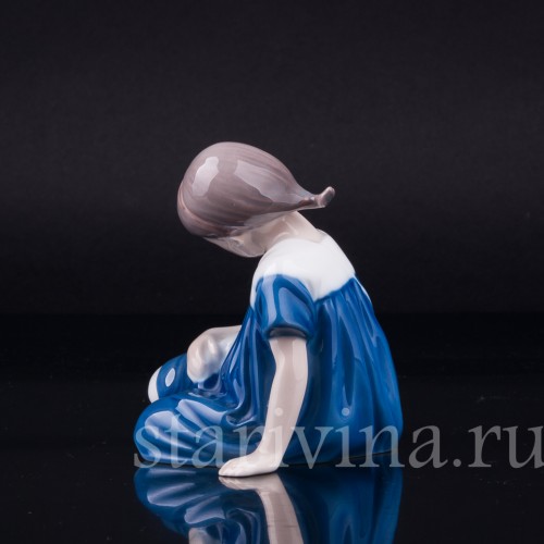 Девочка с куклой, Bing & Grondahl, Дания, 1940-50 гг